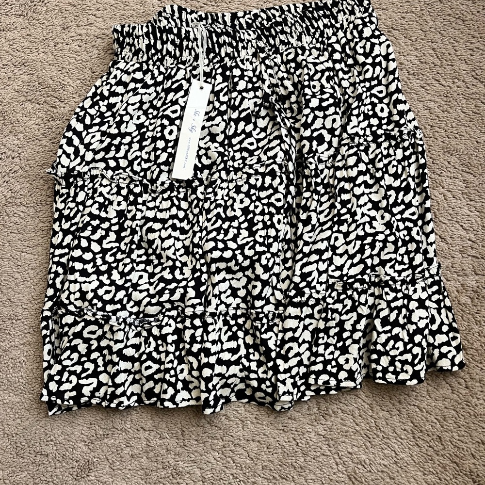 Skirt - Picture 2 of 2